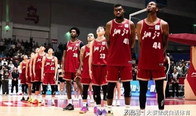 华体会官网-35分狂胜！三分绝杀！CBA太精彩：一队狂飙进前4 前总冠军14连败