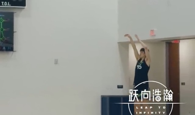 杨瀚森试训森林狼视频！三分精准，强打+妙传亮眼，结束后直呼累