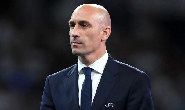 华体会官网-西媒：鲁维亚莱斯辞职，西足协内部感到惊讶