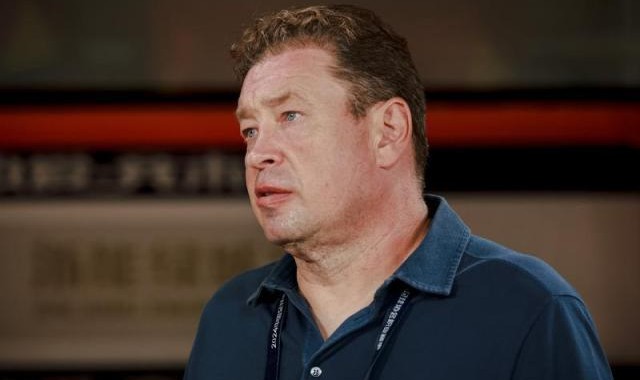 华体会官网-斯卢茨基：寻求攻防平衡 全力争胜保留晋级希望